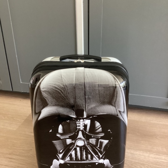 NEW Star Wars Storm Trooper Hard Sided BLACK AND WHITE Wheeled Luggage 18” kids - Picture 5 of 16